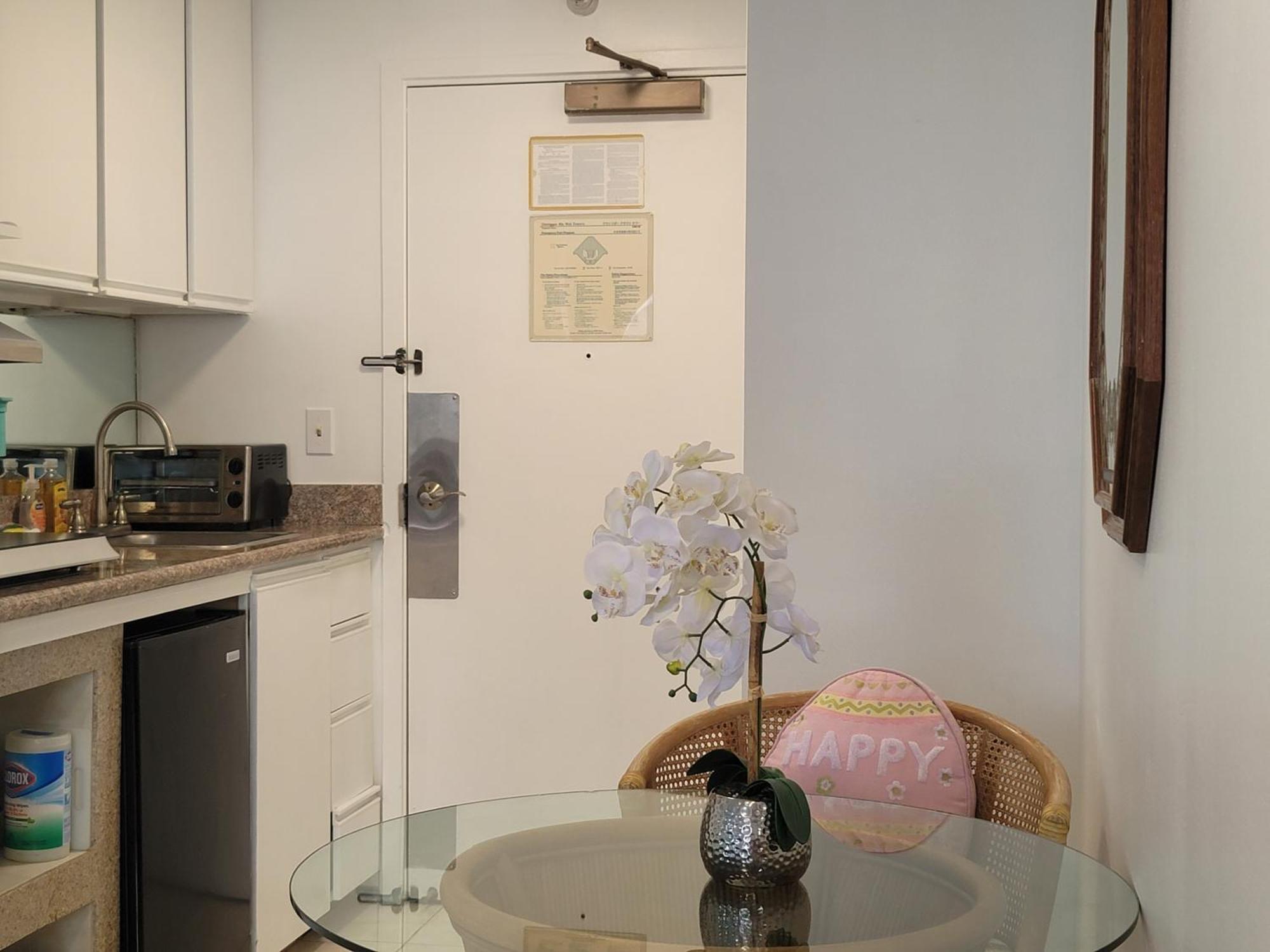 Waikiki Studio Steps To Beach-Mall Free Parking-Wifi Honolulu Bagian luar foto