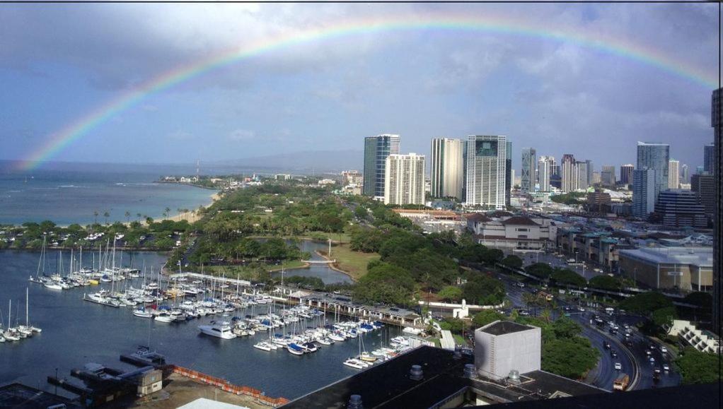 Waikiki Studio Steps To Beach-Mall Free Parking-Wifi Honolulu Bagian luar foto